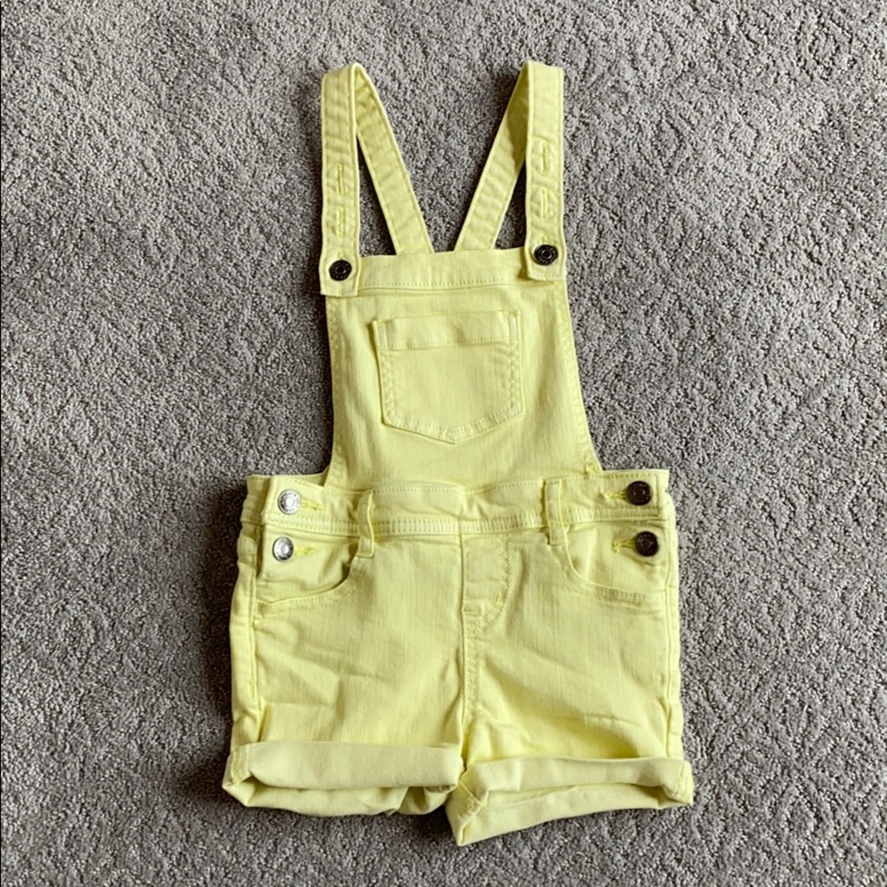 Girls overalls in yellow